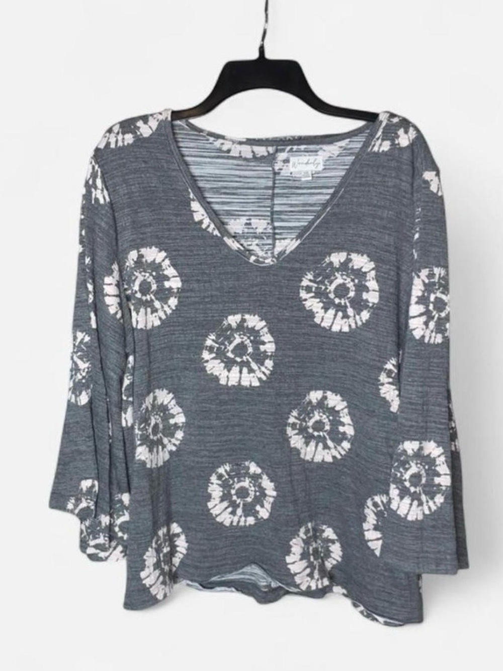 Wonderly Gray V-Neck 3/4 Sleeve Tie-Dye Circle Top